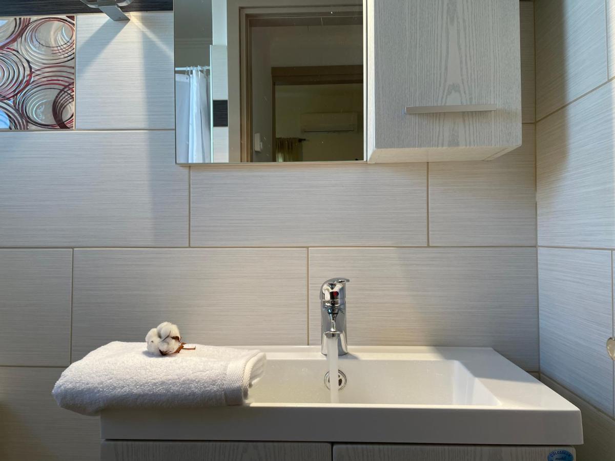 Kl Suites Lefkada - Feel At Home New Boho Apartment 400M From Beach Nidri Town Center Exteriör bild